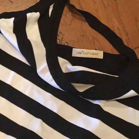 Woman’s stripped top - Picture 5 of 5